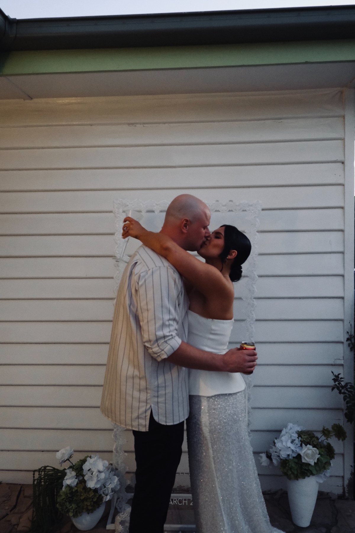 Bianca and Tom kissing
